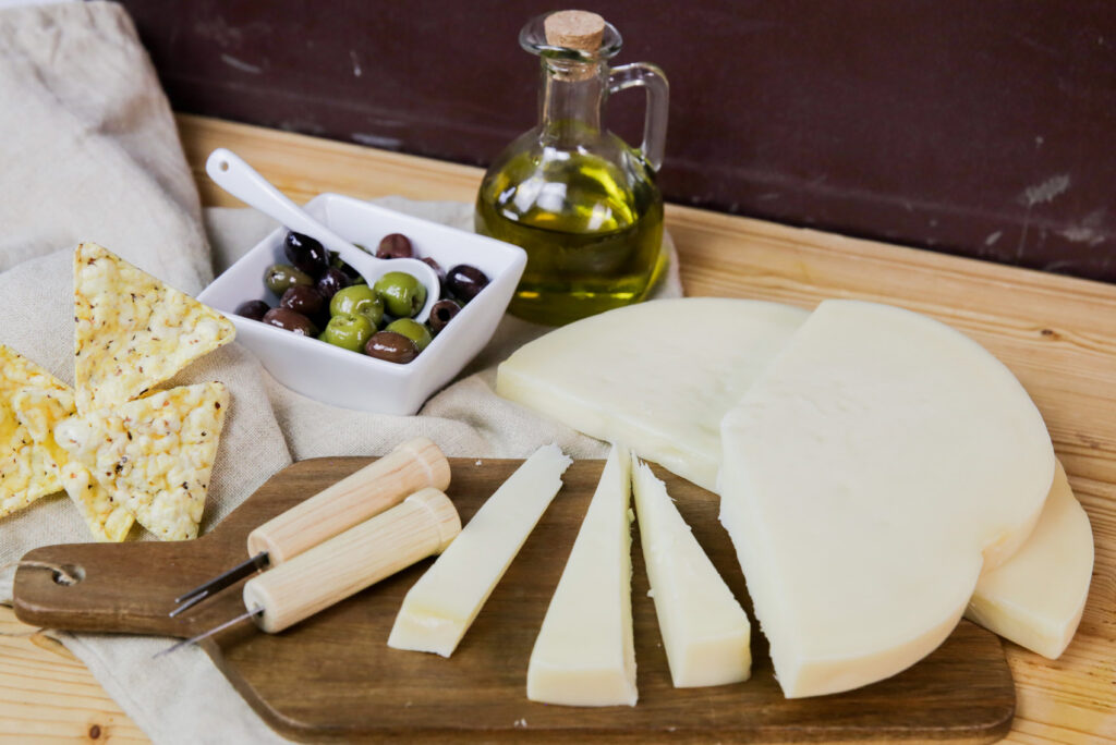 MEZZALUNA DI PROVOLONE PICCANTE da 300g Latte B-Caseina A2A2